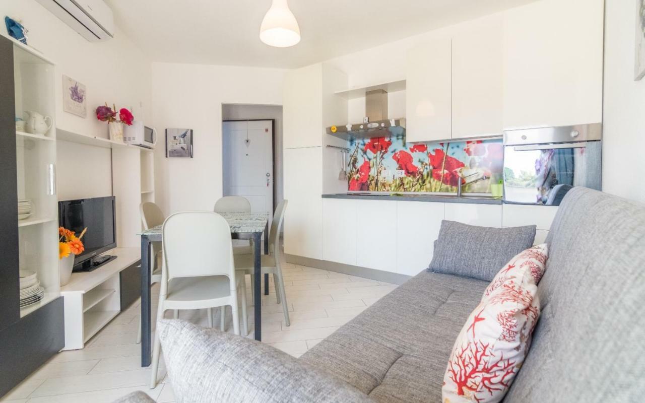 Appartamento Luigi Climatizzato Con Veranda Viddalba Exterior photo